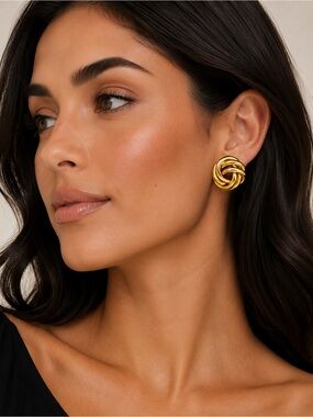 Vintage Gold-Tone Knot Clip-On Earrings